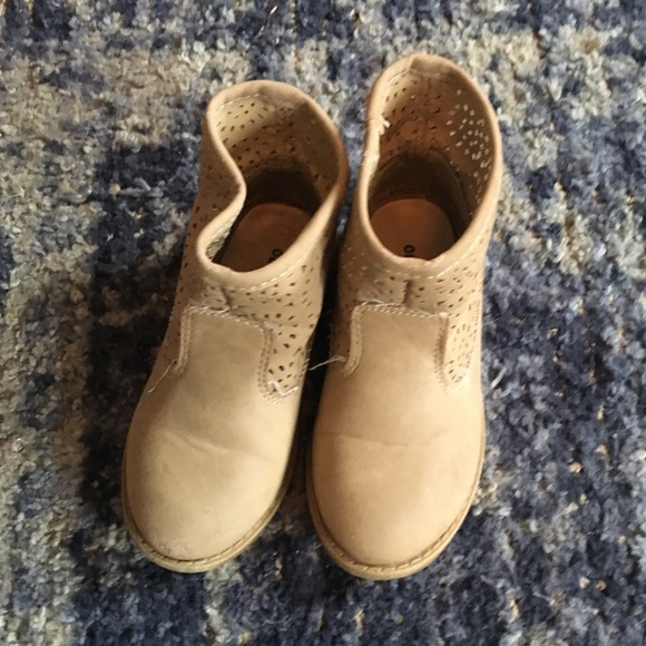 Cute ankle boots. - Picture 2 of 5